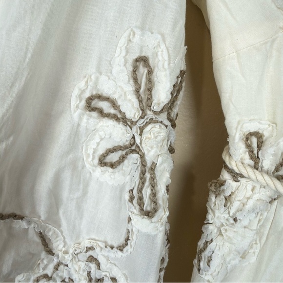 Camellia Embroidered Mini Dress Cream Tunic Style with Floral Embroidery Size M - Picture 8 of 14